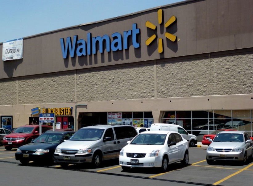 PS5 Stocks Secretly Flooding Walmart? TikTok Video Accuses Retailer of ‘Hoarding’ for Holidays Amid Chip Shortage 