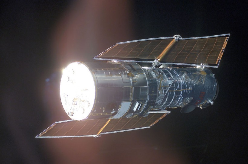 NASA Hubble Telescope Now in Safe Mode | Space Agency Investigates Multiple Code Errors 