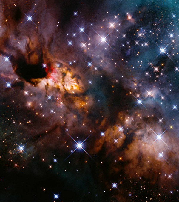 El telescopio espacial Hubble toma una foto de la nebulosa del camarón. ¿Qué es una nebulosa de todos modos?