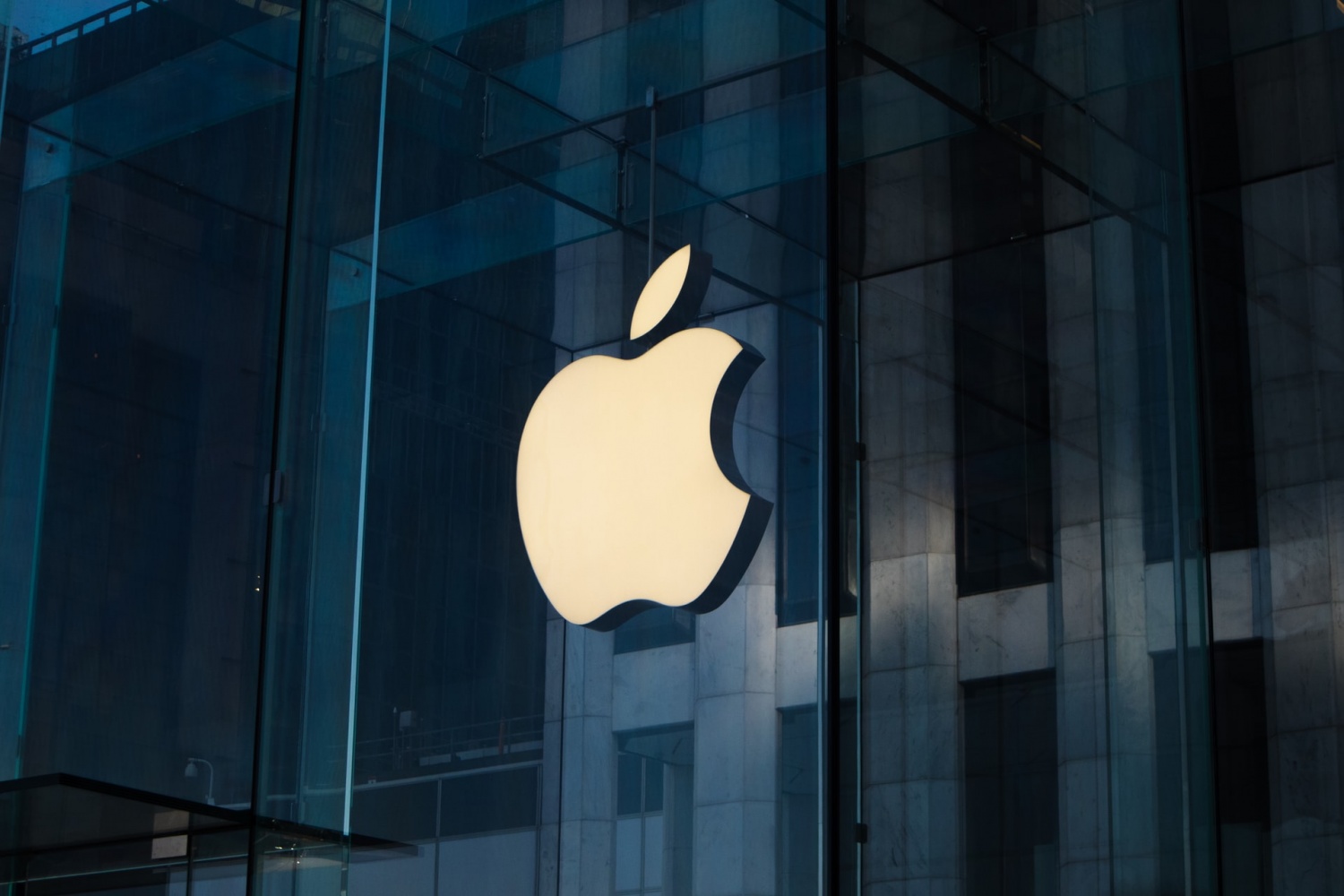 Apple Bans Browsing and Limits New York Stores to Just Pick-Ups Amidst Omicron Surge