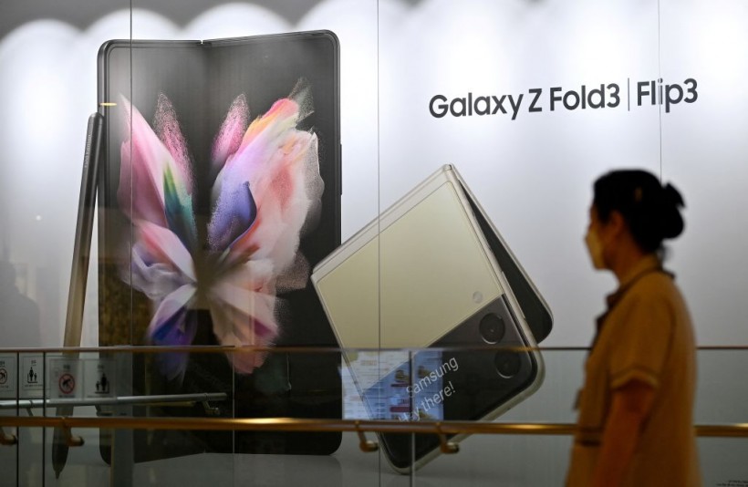 Samsung Galaxy Z Flip 3 Shoots in Sales in 2021 | Foldable Phones Predicted to Grow 'Tenfold' by 2023