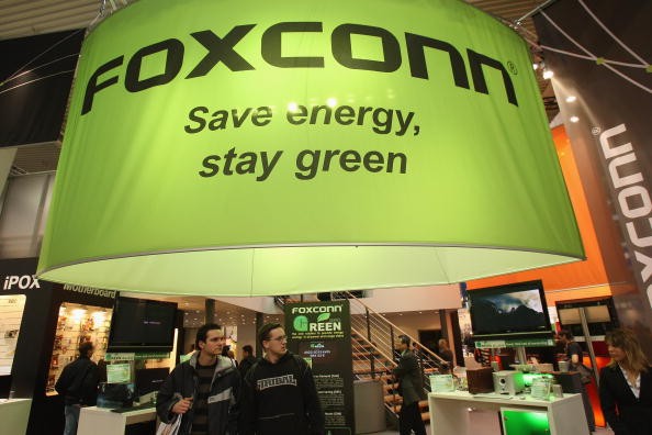 Foxconn iPhone Plant Shuts Down After Protests Due to Food Poisoning! Government Agencies Investigate the Area