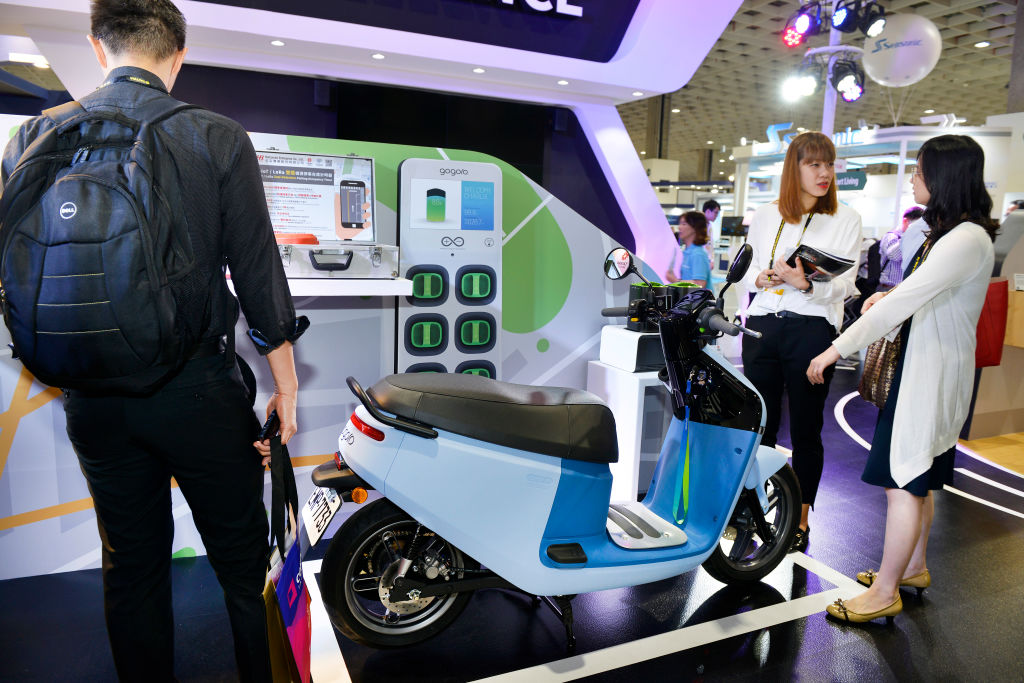 Electric Scooter Maker Gogoro Expects Battery Swapping Stations to Take Over Gas Stations