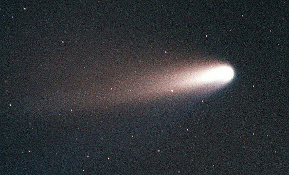 欧空局太阳轨道器与伦纳德彗星的近距离接触提供了新的彗星数据