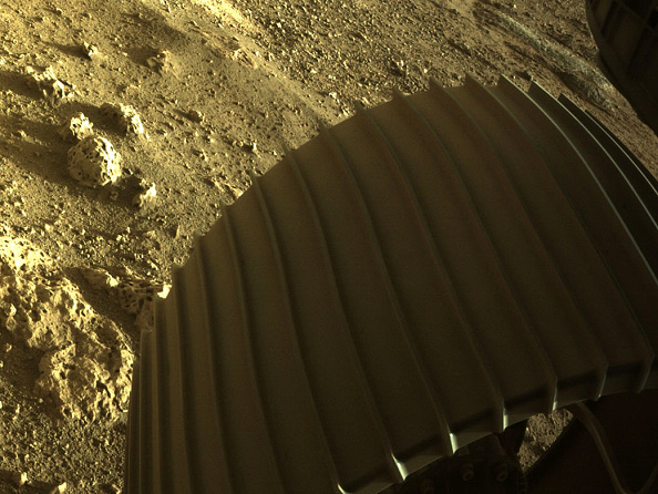 NASA Perseverance Rover Captures Face-Like Mars Rock—Nicknaming It 'Issole'