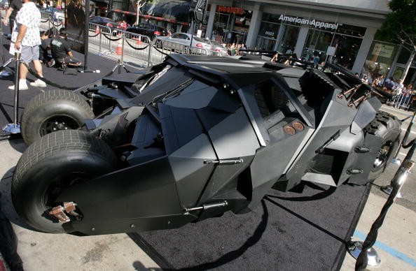 https://1734811051.rsc.cdn77.org/data/images/full/400293/first-electric-batmobile-life-size-replica-can-reach-65mph-here-are-its-other-features.jpg