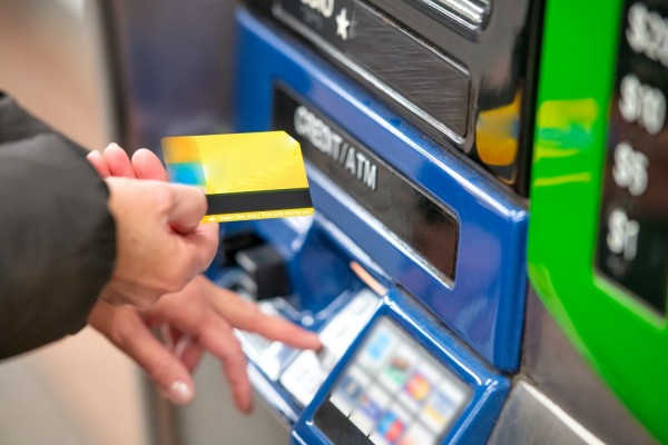 Hackers Hit About 500 E-Commerce Sites Using Credit Card Skimmers