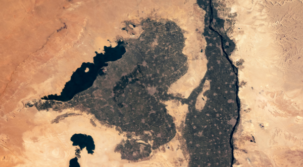 ISS Astronauts Spot Heart-Shaped Oasis in Egypt | In Time for Valentine’s Day? 
