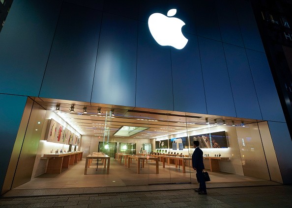 Apple Store Employees Secretly Unionizing? Rumors Claim They'll Soon File NLRB Complaint 