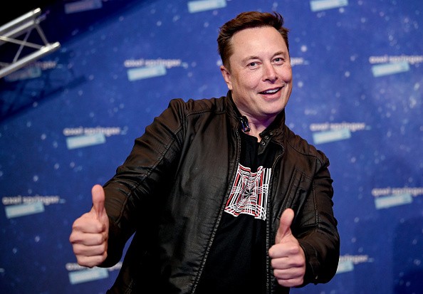 Elon Musk Pushes Back Human Mars Landing Year Prediction to a Later Date 