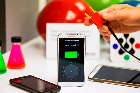 Apple, Samsung Replicating Fast-Charging Smartphone Tech? New Feature Can Fully Charge Your Phone in 9 Minutes!