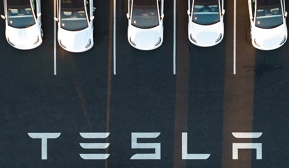 Tesla Benefits From Fuel Price Hike | US EV Orders Now Increasing by 100%