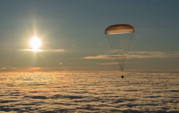 俄罗斯平息放弃国际空间站的谣言，称美国宇航员将按计划返回地球