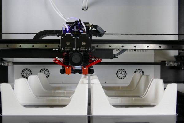 Ford's KUKA-Built Robots Can Now Run Carbon 3D Printers Without Human Interaction