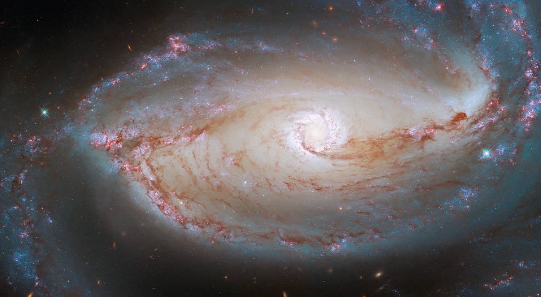 NASA Hubble Space Telescope Snaps Photo of a Spiral Galaxy Using Two Different Cameras