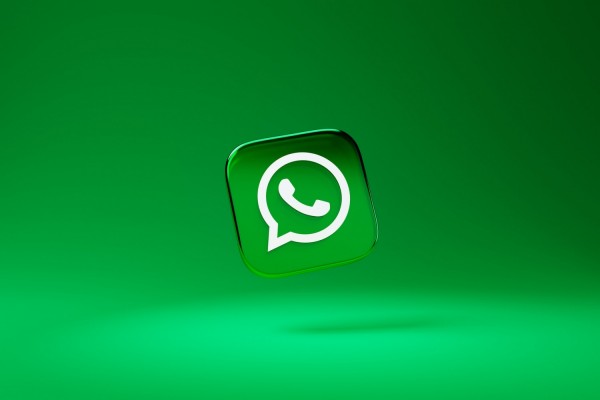 WhatsApp latest beta hints at manual language picker feature 