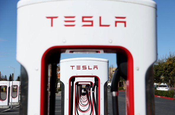 Tesla Supercharger Network Reaches a NEW Milestone! On Its Way to 40,000 Stalls?