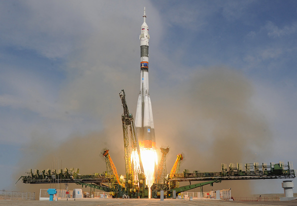 俄罗斯航天局将带回在国际空间站停留时间最长的宇航员!在这里你可以看到范德黑的回归