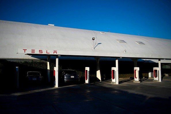 World's Longest Tesla Supercharger Station Now in France! Non-Tesla Owners Can Also Use It