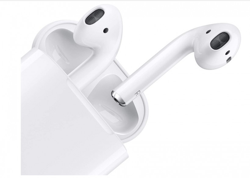 Second-Gen Apple AirPods With Bonus Wired Charging Case Now Sale on Amazon, Walmart For $99.99 