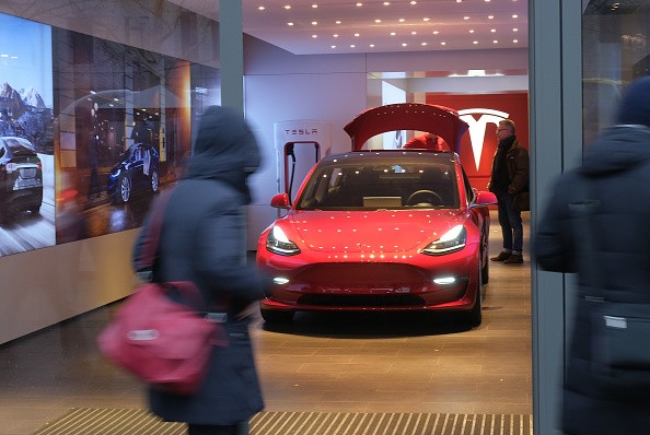 Tesla Camera-Reliant Autonomy Effort Removes Model Y, Model 3 With Radar From Europe, Middle East