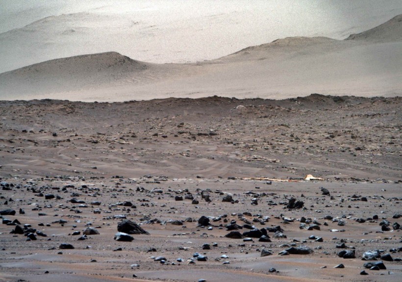 NASA Perseverance Rover Snaps Raw Photos of 'Parachute' in Mars