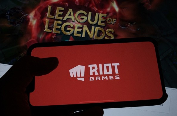 [VIRAL] 'League of Legends' Player Experiences Dropped Tinder Matches—It's Not an App Bug