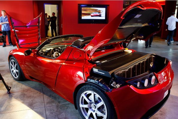 Half of New Tesla EVs Now Use Cobalt-Free LFP Batteries! What's the Automaker's Next Move? 
