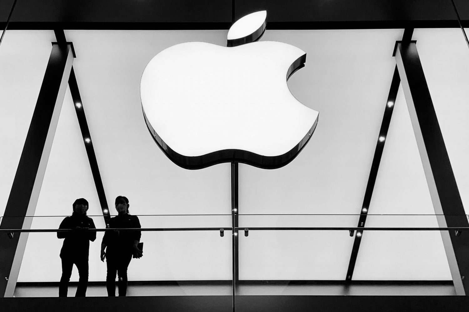 apple-could-host-wwdc-2022-in-person-on-june-6