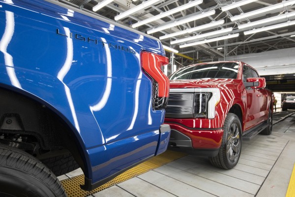 Ford pospone la inversión en su fábrica en España para producir coches eléctricos