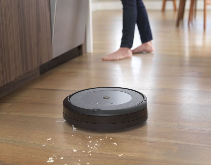 Memorial Day Deals: iRobot Roomba j+7, s9+ Robot Vacuums Are Up For Grabs For $200 Discount