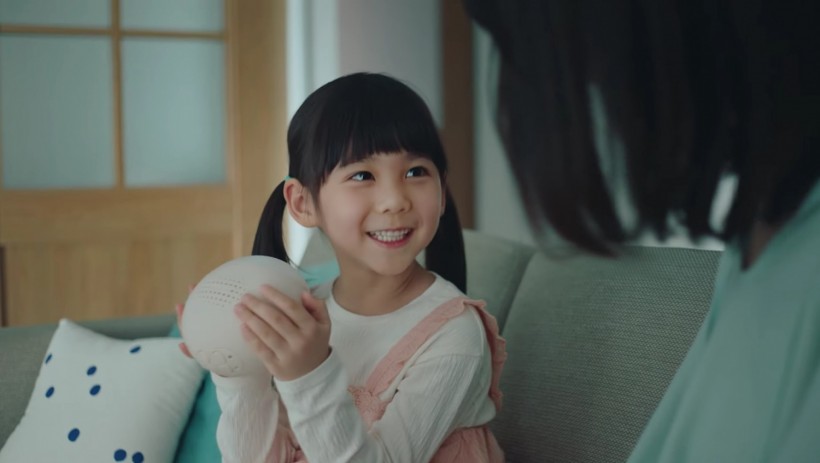 Takara Tomy AI Smart Speaker Can Emulate a Parent's Voice During Bedtime Reading | How to Pre-order