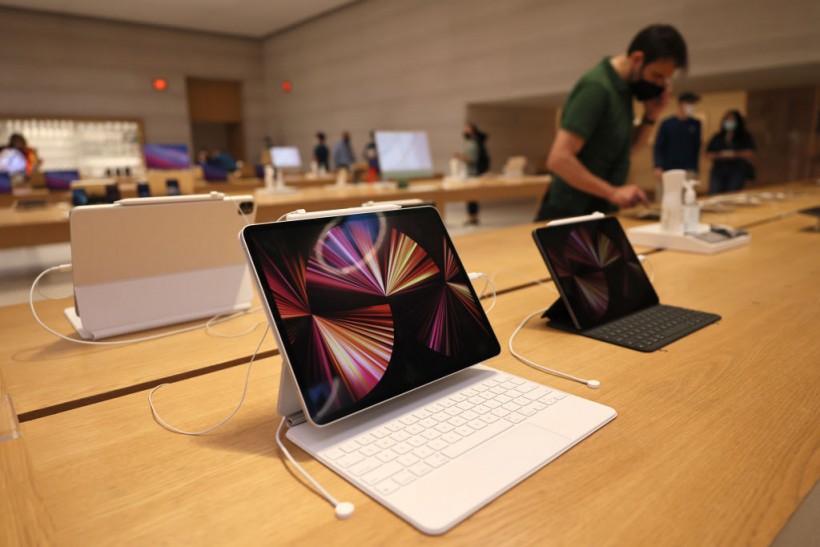 Apple Displays New Products At 5th Ave Store In New York City
