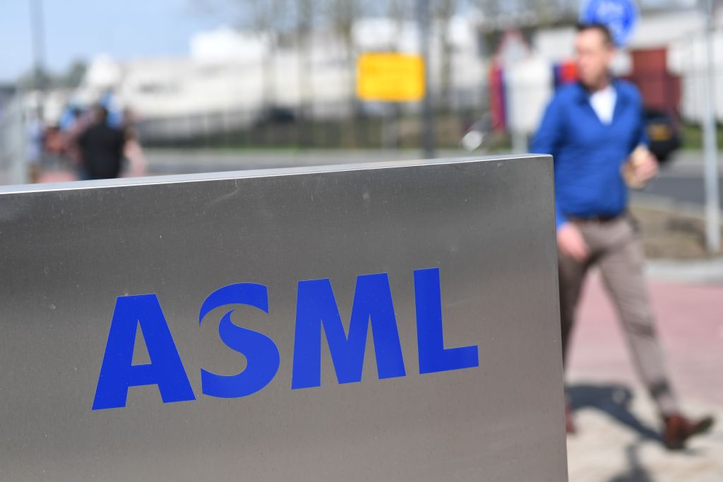 Chinese Engineer Allegedly Steals Trade Secrets From ASML