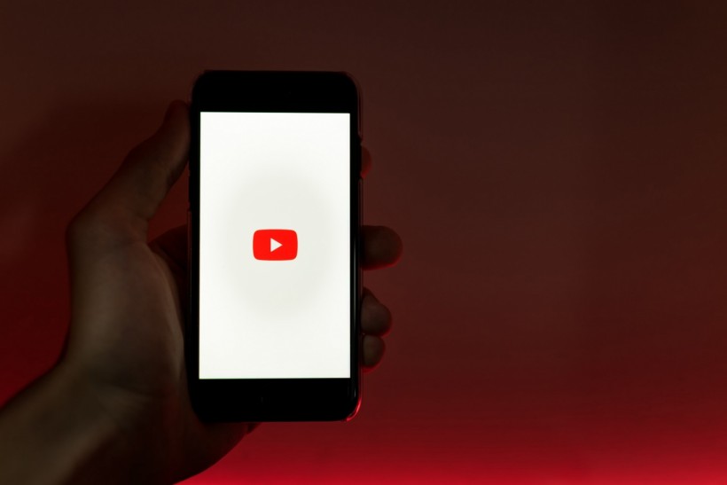 YouTube's New Feature Can Allow You to Easily Add More Obvious Corrections to Videos