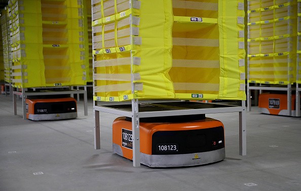 Amazon Autonomous Warehouse Robot Workers Arrive After Human Staff Won Unionization!