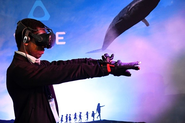 [RUMOR] Apple VR Headset Gloves Might Arrive—Detecting Finger Gestures for Better Virtual Experience 