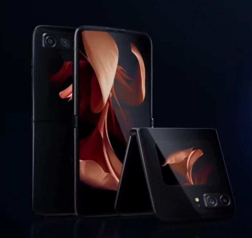 Motorola Razr 2022 vs. Samsung's Z Flip 4: New Motorola Foldable Phone Sports Bigger Display, But There's a Downside