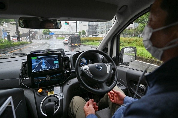 UK Drivers Using Self-Driving Features Would NOT Be Liable for Accidents