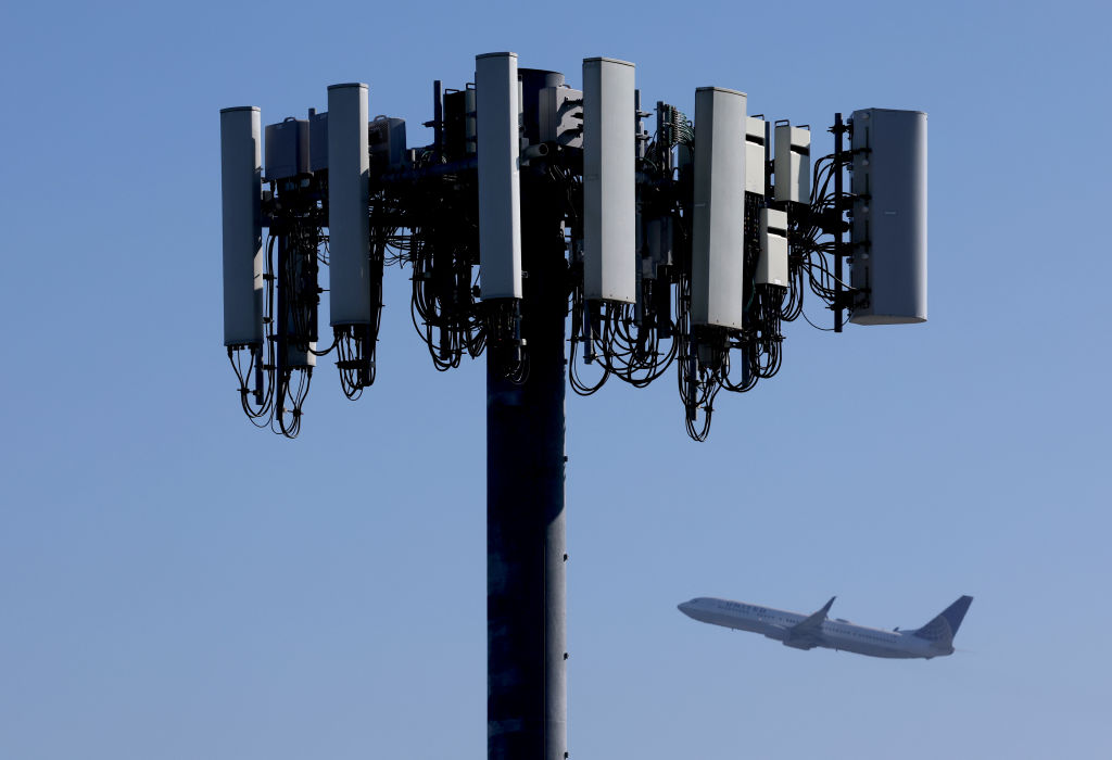 5G Wireless Service To Launch In U.S. Despite Aviation Industry Concerns