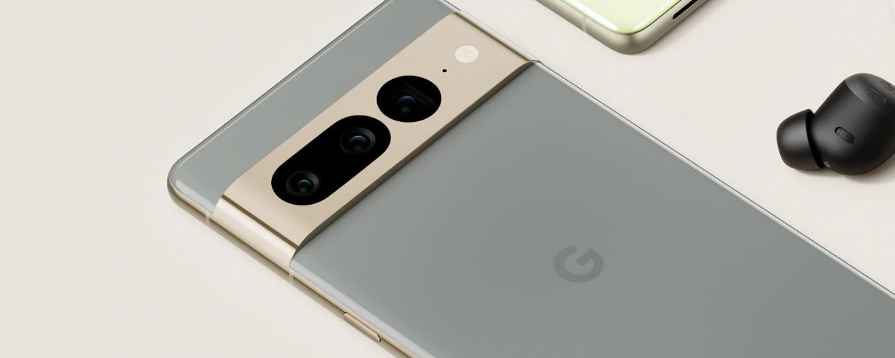 Google Pixel 7 Ads Leak: Macro Focus is Coming to 7 Pro for Small ...