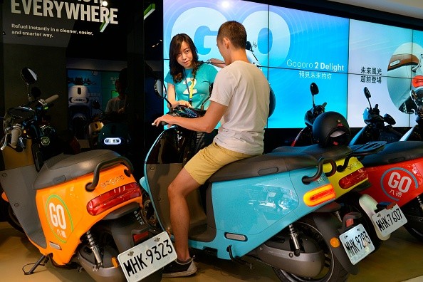 Gogoro E-Scooter, Battery-Swap Expansions in Israel, Singapore Happens—Thanks to Three-Way Partnership 