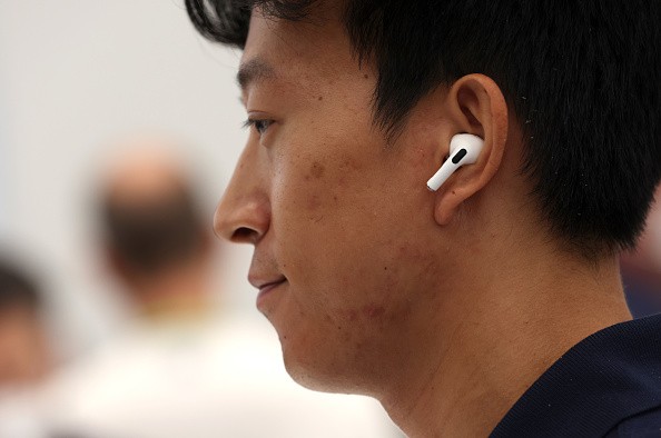 iPhone iOS 16 Fake AirPods Alert: Apple Explains How it Actually Works 