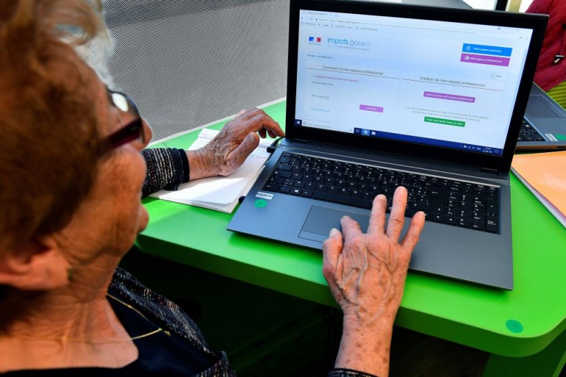 Elder Fraud on Alert! Seniors At Risk of Falling into this Scam