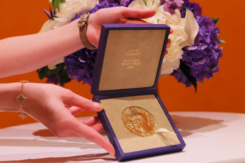 Russian Journalist Auctions Off Nobel Medal For Humanitarian Aid To Ukraine