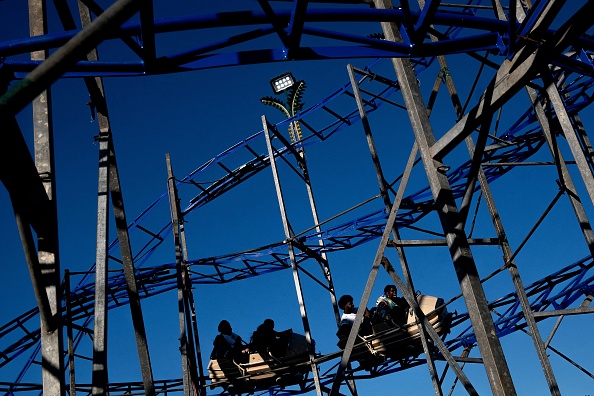 Apple iPhone 14 Crash Detection on Roller Coasters Keeps Calling 911 