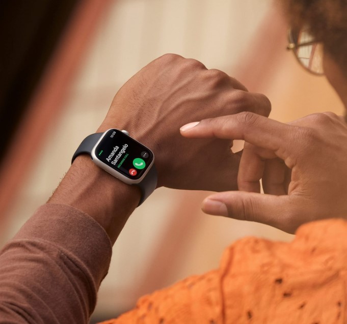 Amazon Deals: Apple Watch Series 8 is $50 Off Now
