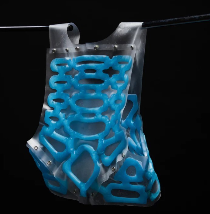 This Entropy Vest Can Warm Your Body Without Any Insulating Materials