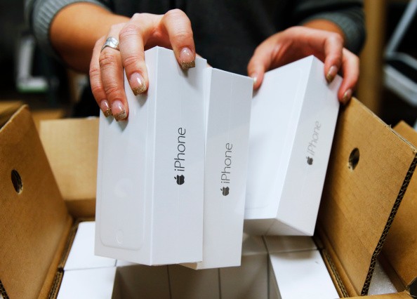 Apple's China iPhone Shipments Grew Drastically! But, Other Smartphone Makers Saw Declines 