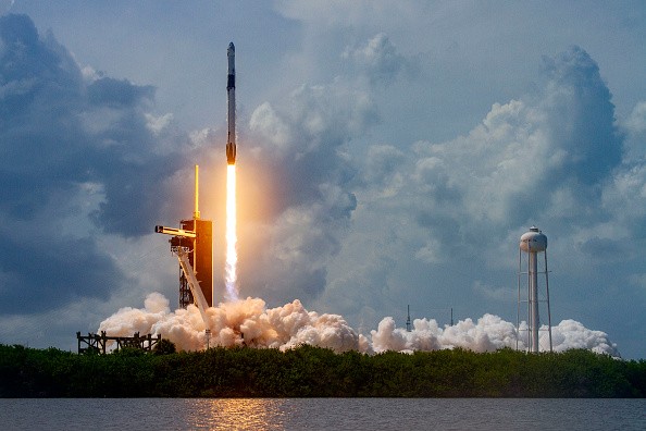 SpaceX to Launch Rival Kuiper Internet Satellites? Amazon VP Complements Company's Track Record